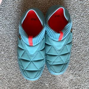 Teva ember slip on shoes size 10